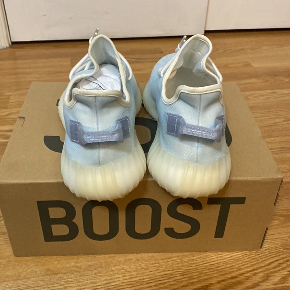NIB Yeezy Boost 350 V2  Men’s Size 12 - Picture 4 of 6